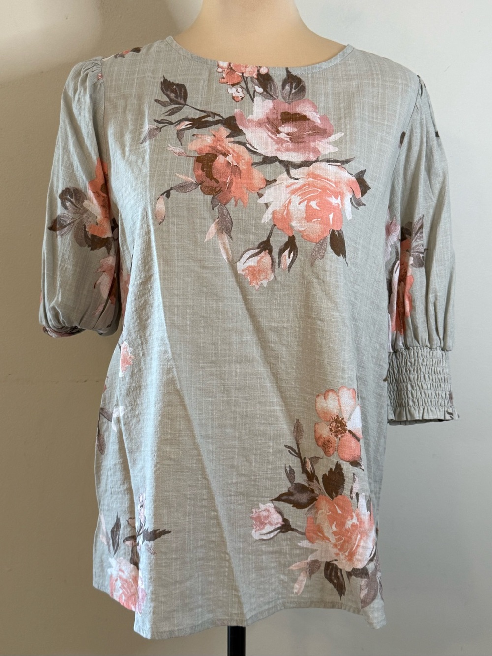 ODDY gray rose floral top elbow sleeves colorful roses SZ SM - Picture 5 of 13